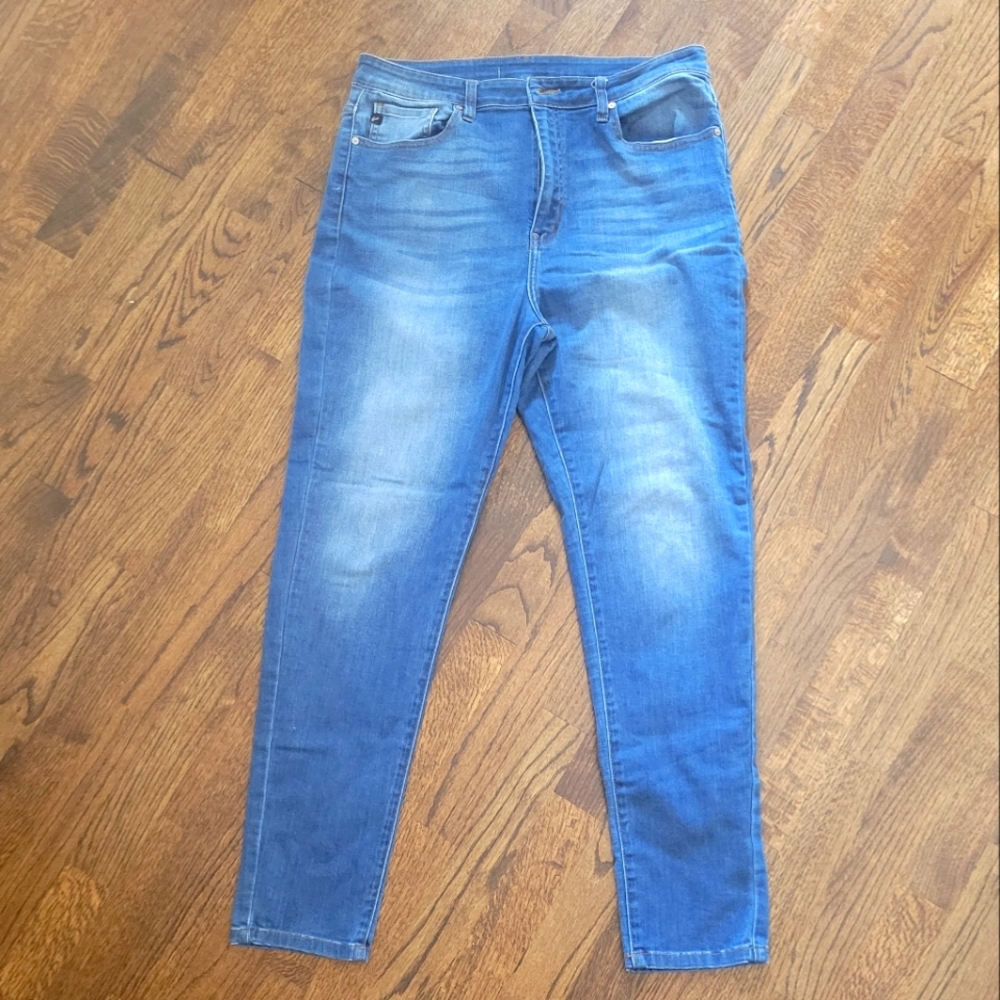 StitchFix KanCan size 32 skinny jeans